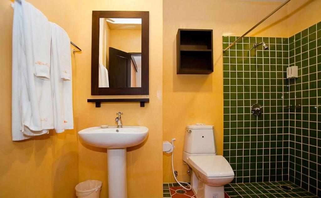 La De Bua Hotel Patong Room photo